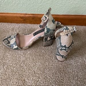 STEVEN by Steve Madden Snake Print Heels- size 6